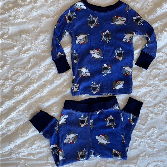 GAP Other - Gap Kids, Christmas shark pajama set